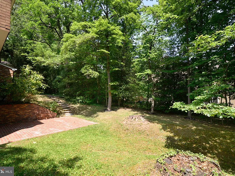1317 Forestwood Dr — Photo 4