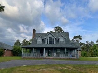 1136 Ten Lake Dr, Defuniak Springs, FL 32433