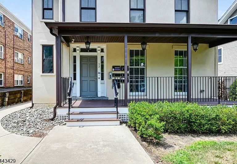 52 Elm St — Photo 2