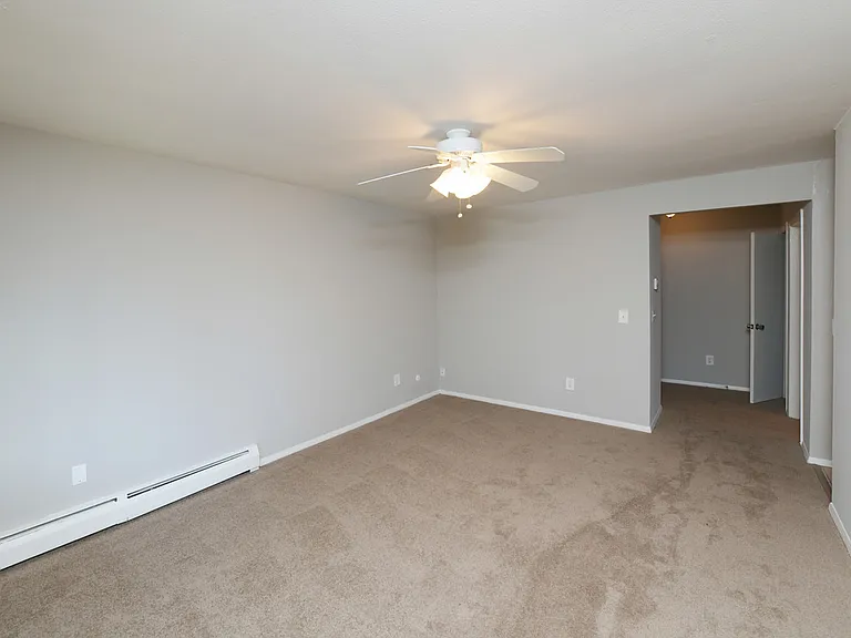 Bayside Country Club Apartments — Photo 38