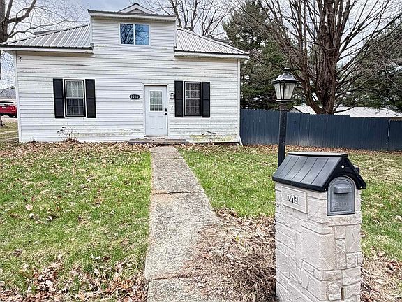 2nd image of 1018 E 8th St