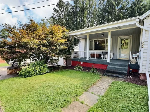 227 Johnston Rd, Bentleyville, PA 15314