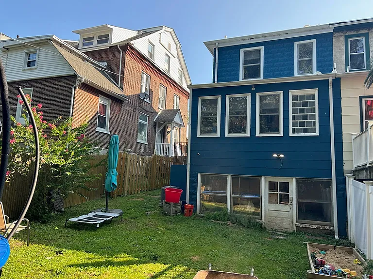 135 E 8th Ave — Photo 26