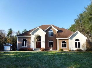 180 Willard Rd, Ashburnham, MA 01430