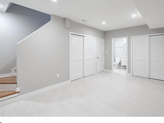 3rd image of 1842 E Cumberland St