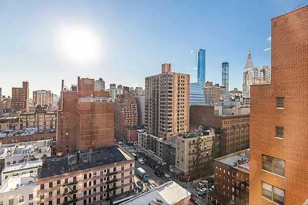 Sold by R New York | media 11