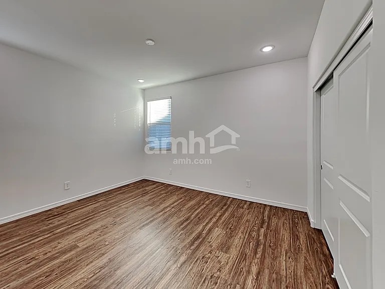 815 S 150th Dr — Photo 18
