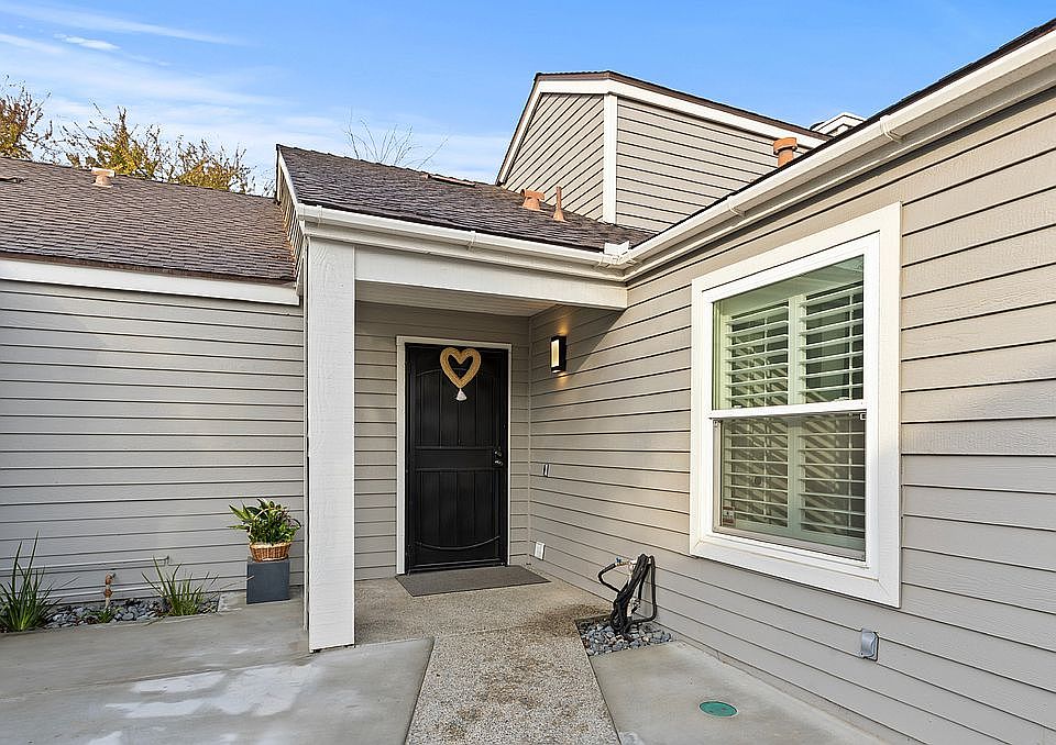 Front Entrance with Patio