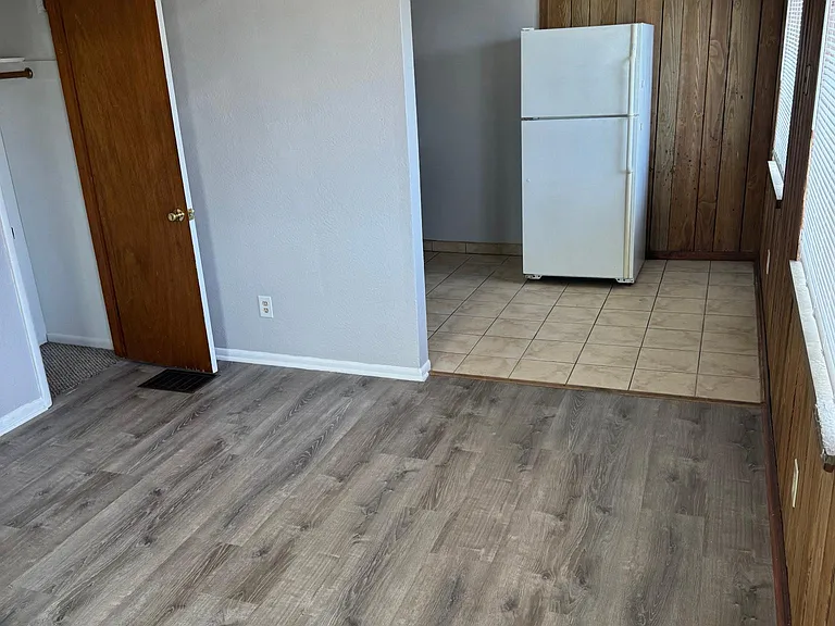 502 Maier Dr — Photo 3