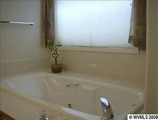 5th image of 1429 Cresthill Ave NW