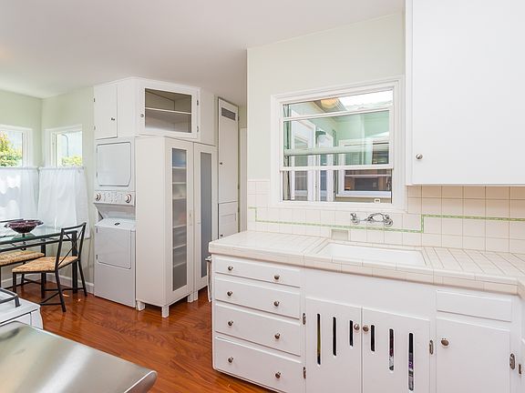 4th image of 3551-53 36th St