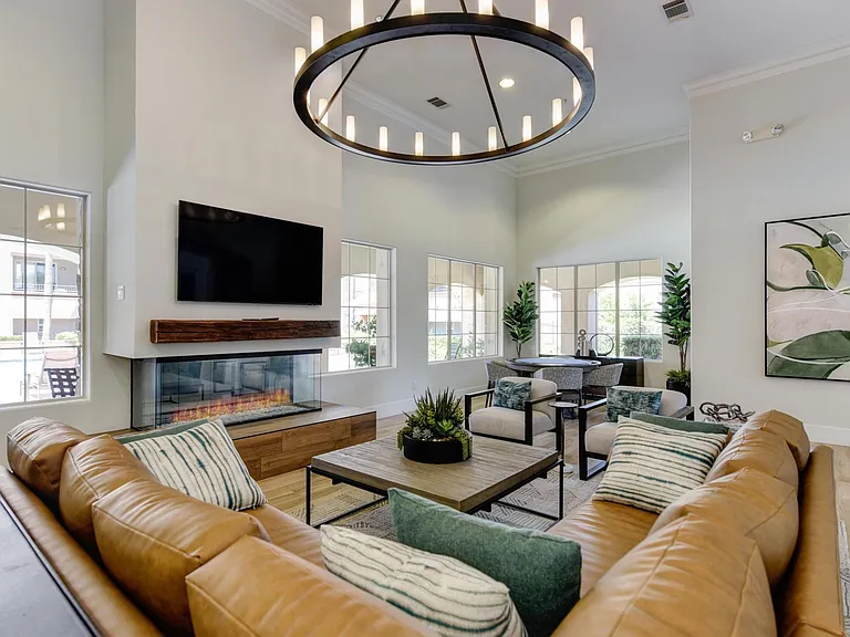 Paseo Villas — Photo 11