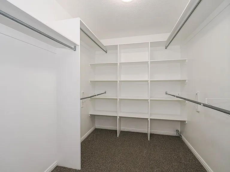 537 N 400 W — Photo 15