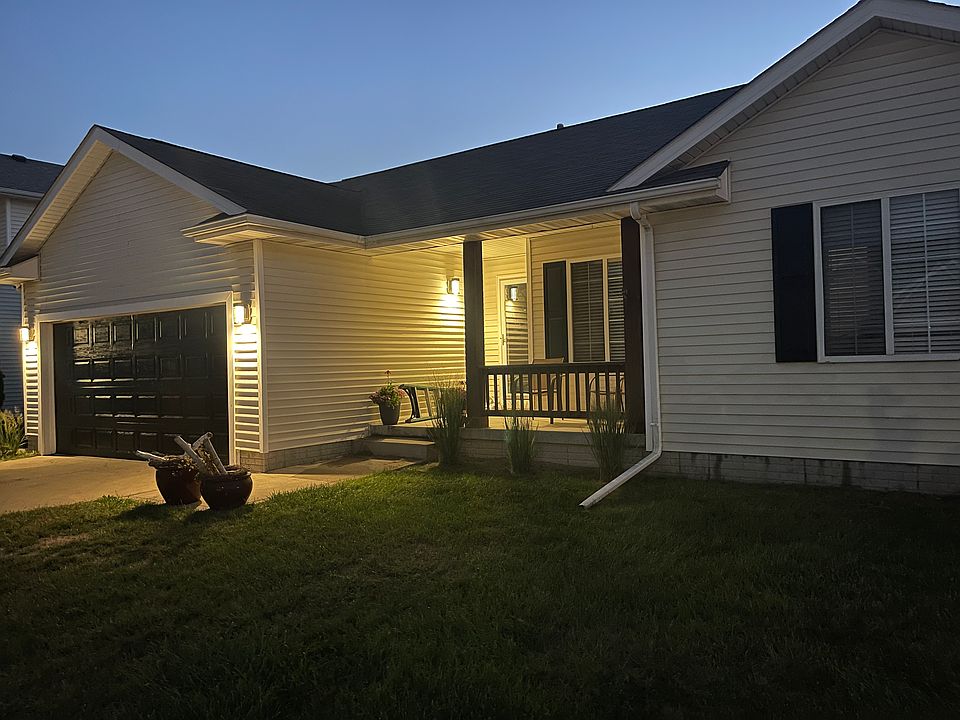 1st image of 640 SE Cardinal Ln