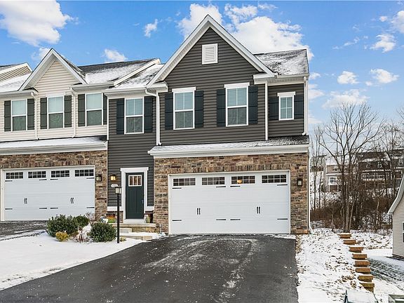 2nd image of 125 Black Oak Ln