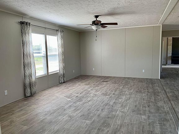 3rd image of 318 Bungalow Dr