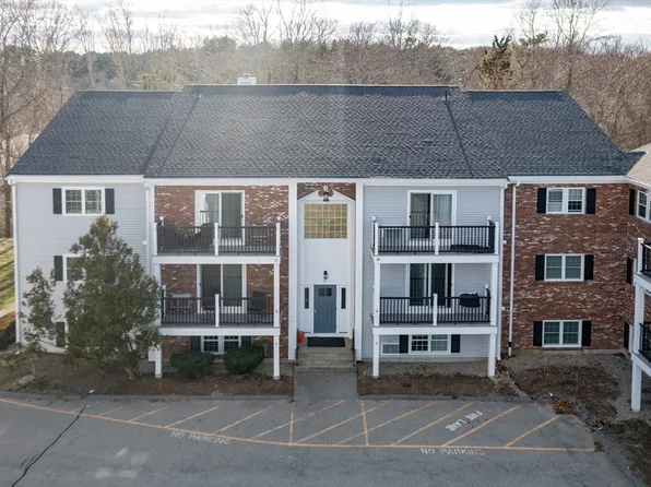7 Chapel Hill Dr APT 1, Plymouth, MA 02360