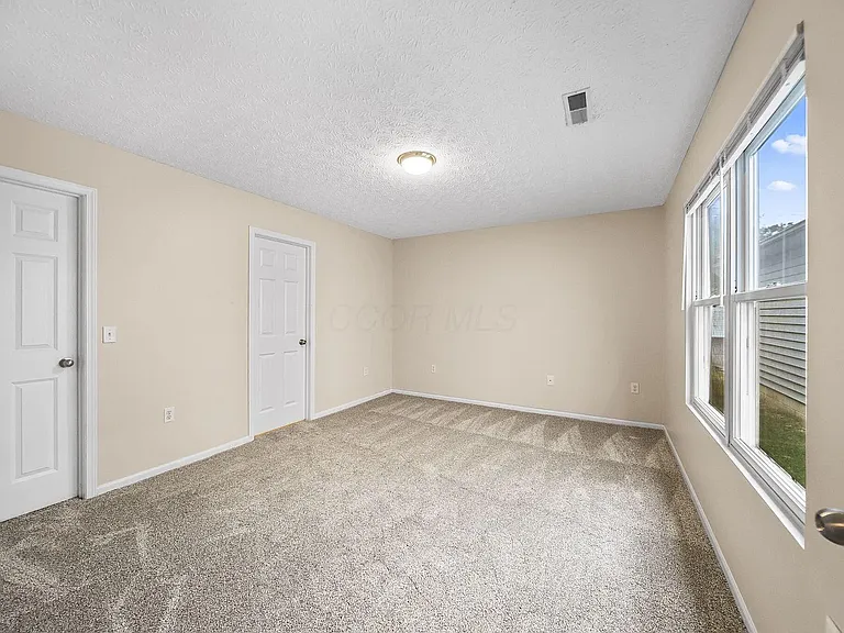 2194 Rustic Ledge Dr — Photo 32