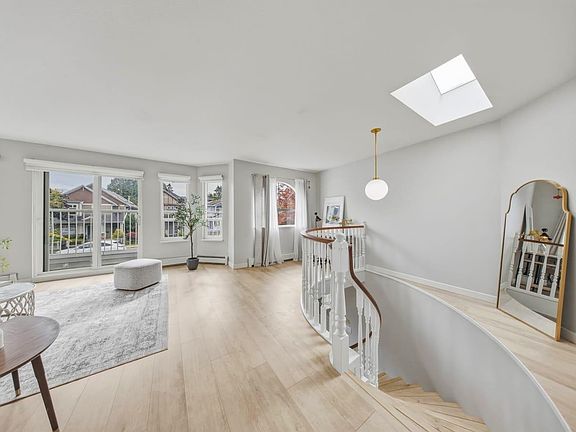 3rd image of 4429 Pandora St