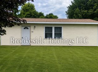 201 E Clark St, Grant, MI 49327