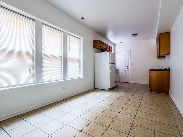 6230 S Artesian Ave — Photo 8