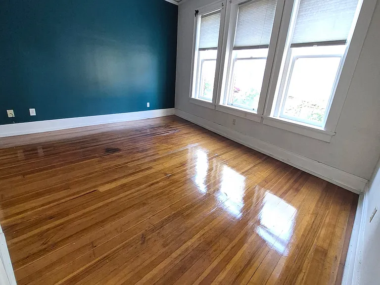 442 E 5th St #1 — Photo 5