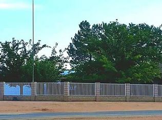 22081 Broken Lance Rd, Apple Valley, CA 92307