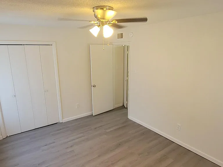 2290 Long Ave — Photo 4