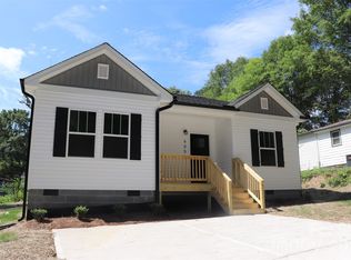 605 E Robinson St, Dallas, NC 28034