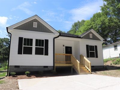 605 E Robinson St, Dallas, NC, 28034