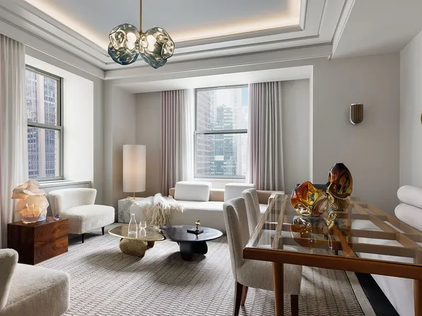 303 Park Ave #3404, New York, NY 10022