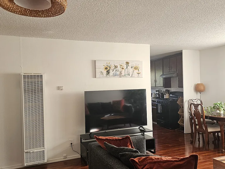 2112 Manhattan Beach Blvd #D — Photo 6