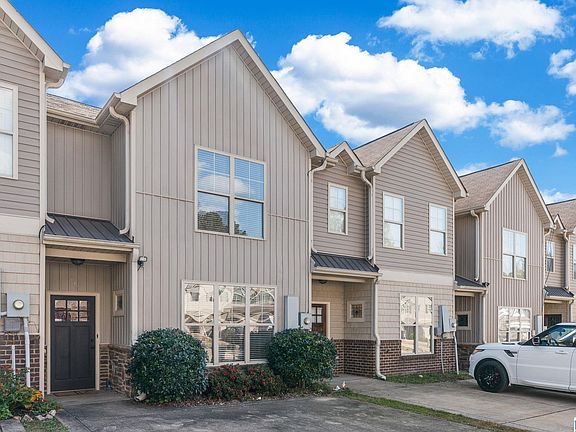 2nd image of 639 The Heights Ln