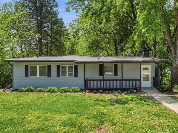 1302 S Lawler Ave, Lombard, IL 60148