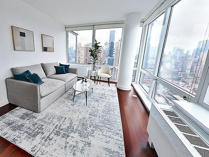 1st image of 620 W 42nd St APT S49e