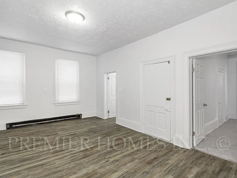 3390 State St NE — Photo 7