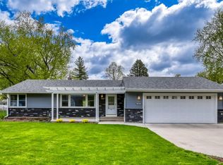 2904 Sheldon St, Roseville, MN 55113