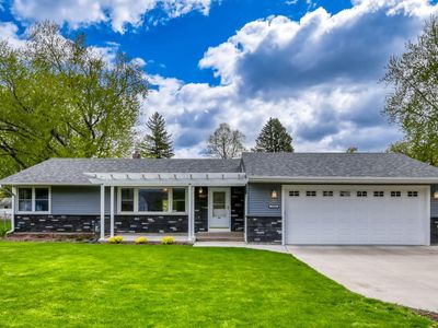 2904 Sheldon St, Roseville, MN, 55113