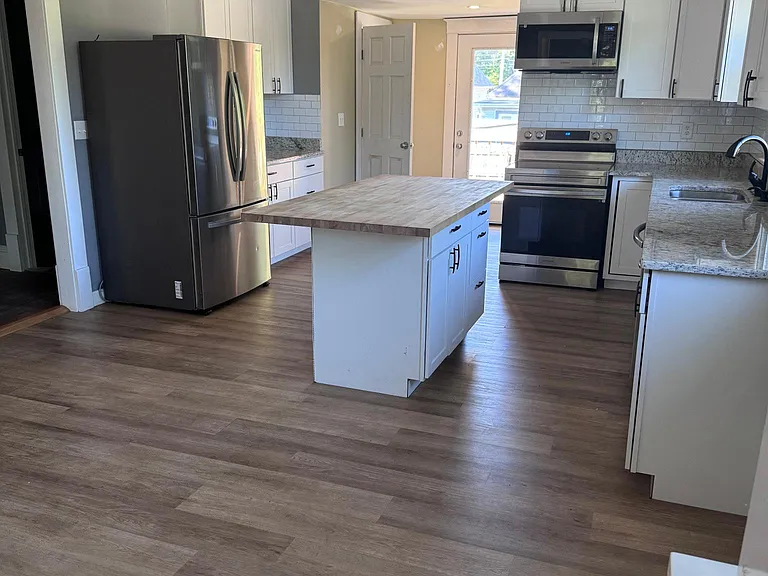 2400 Bailey Ave — Photo 4