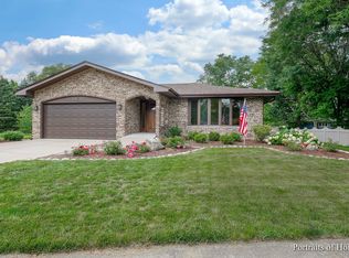 6810 Carpenter St, Downers Grove, IL 60516