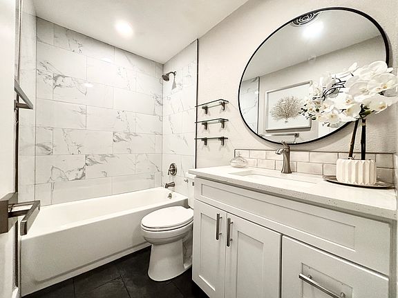 5th image of 1700 17th St APT B1