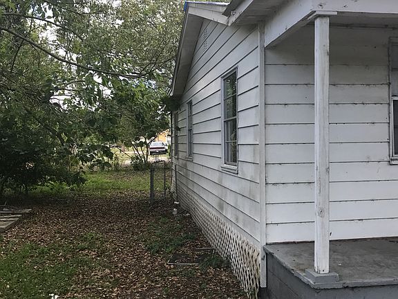 2nd image of 2201 Dolarway St