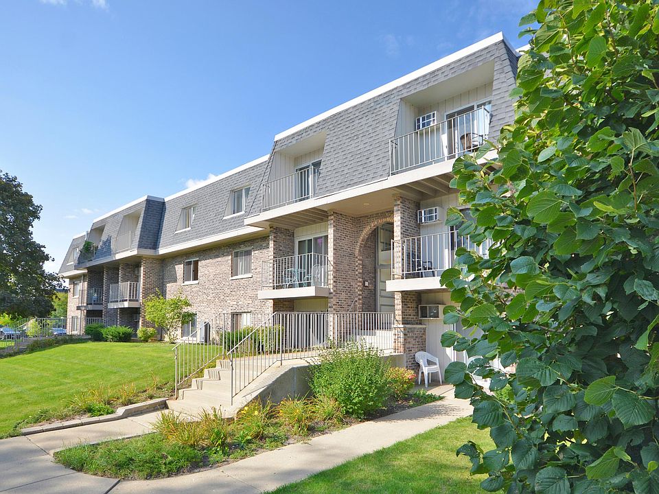 1st image of 876 Blossom Ln