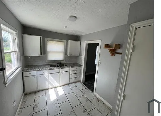 3212 Winbern St #B — Photo 4