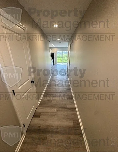 2 bed, 1.5 bath, $1,650 — Photo 2
