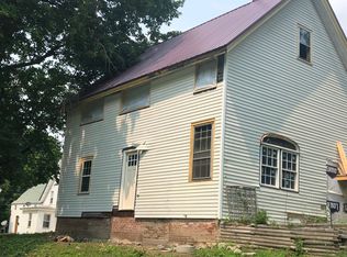 41 Maple St, Gardiner, ME 04345