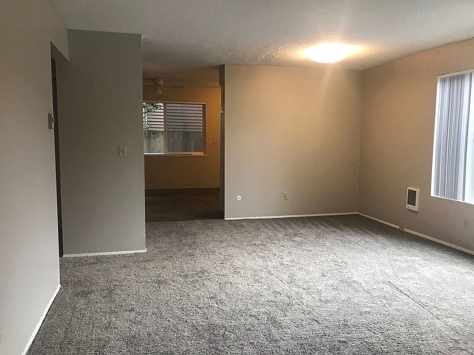 1st image of 1525 SE Salmon St #1-5