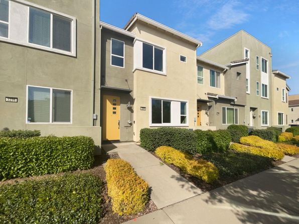 3234 Bridgeway Dr