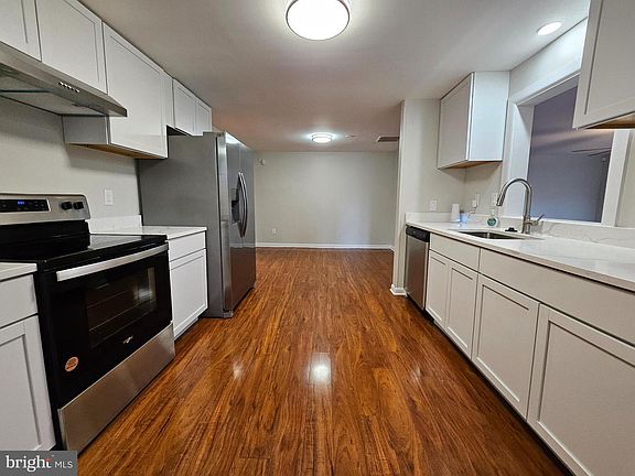 5th image of 5901 Harrison Ave
