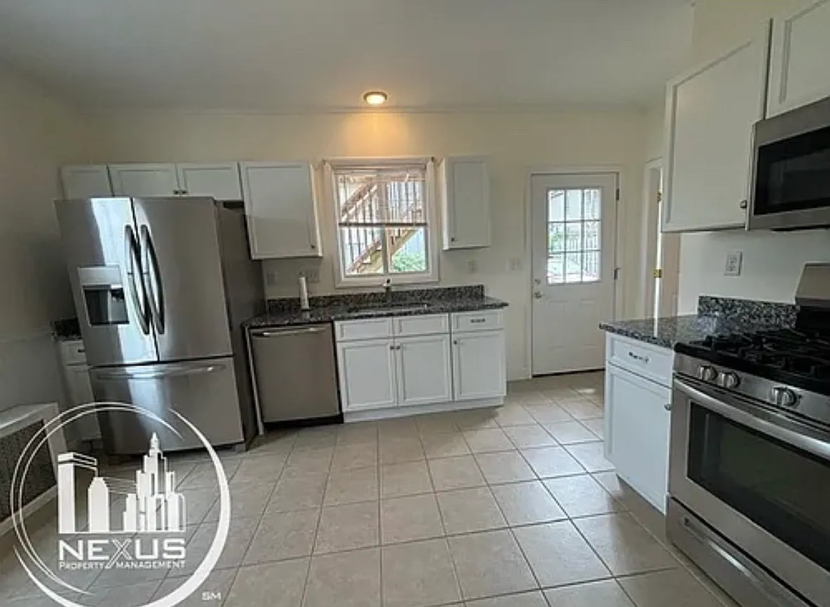 2 bed, 1035 sqft, $1,850 — Photo 4